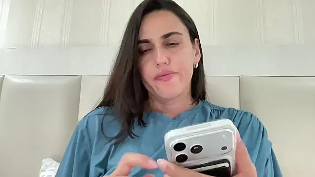 Snapshot of Rineliadi chatting on 07-30-26, 03:11 Rineliadi online show from 07-30-26, 03:11