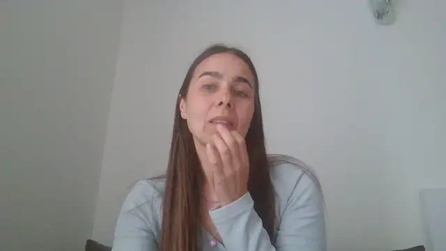 Snapshot of Vanelleda chatting on 06-21-26, 02:19 Vanelleda online show from 06-21-26, 02:19
