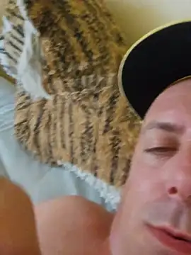 heterohotguy78 online show from 08-07-26, 09:44