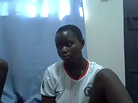 Snapshot of milky_gal_ebony chatting on 07-06-26, 02:14 milky gal ebony online show from 07-06-26, 02:14