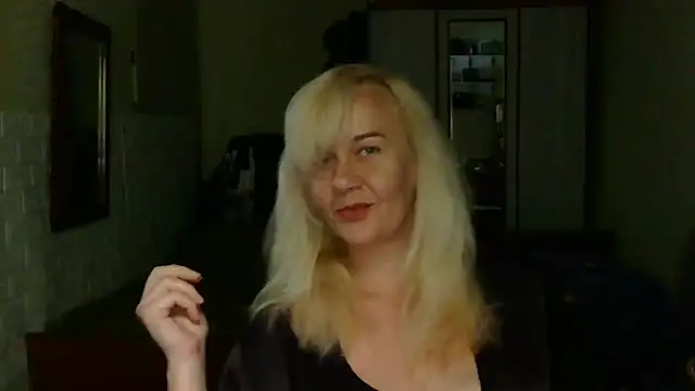 Snapshot of Ravelynni chatting on 07-12-26, 01:57 Ravelynni online show from 07-12-26, 01:57