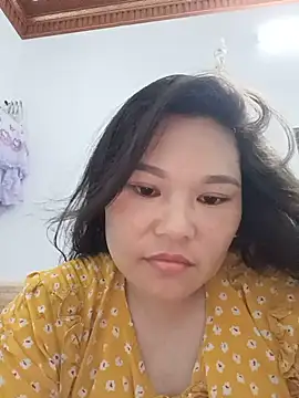 Snapshot of Holy-mi chatting on 06-27-26, 12:55 Holy-mi online show from 06-27-26, 12:55