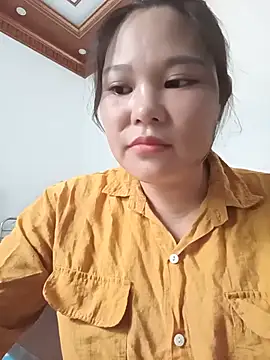 Snapshot of Holy-mi chatting on 07-23-26, 06:11 Holy-mi online show from 07-23-26, 06:11