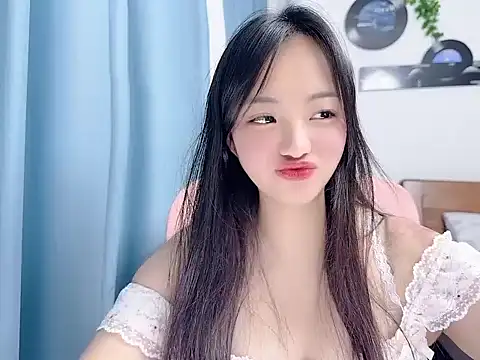 Snapshot of Winnie666999 chatting on 06-23-26, 02:15 Winnie666999 online show from 06-23-26, 02:15