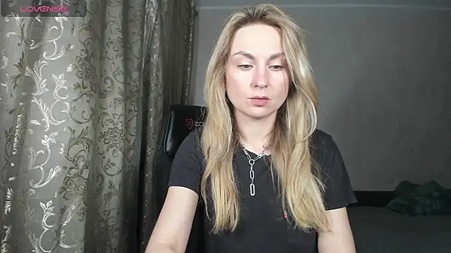 kelly copperfield online show from 10-18-25, 03:46