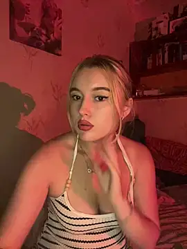 lyalyalii online show from 07-15-26, 06:24