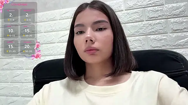 Snapshot of HolliMalory chatting on 07-05-26, 09:11 HolliMalory online show from 07-05-26, 09:11