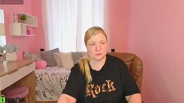 Snapshot of Ammy_Soon chatting on 07-08-26, 01:10 Ammy Soon online show from 07-08-26, 01:10