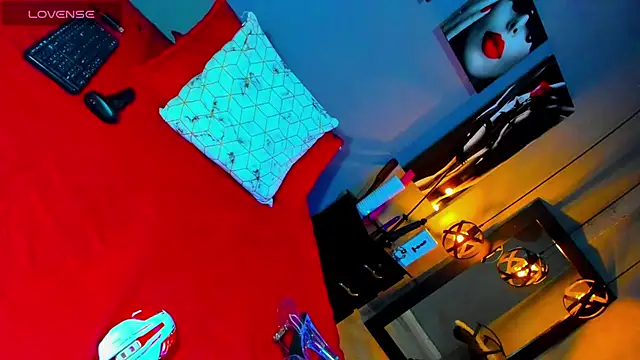 Snapshot of love_amor_ chatting on 01-19-25, 07:15 love amor online show from 01-19-25, 07:15