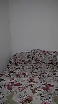 Female puppy in heat online show from 07-31-26, 05:18