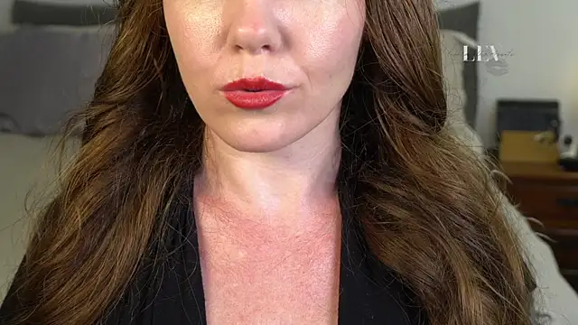 Snapshot of leverageurassets chatting on 09-09-25, 12:37 leverageurassets online show from 09-09-25, 12:37