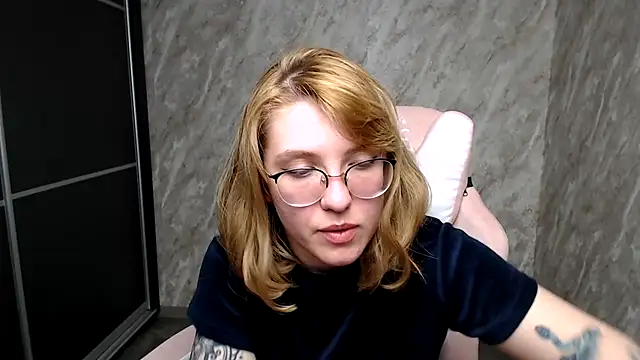 Snapshot of Reginasmilee chatting on 03-06-25, 11:47 Reginasmilee online show from 03-06-25, 11:47