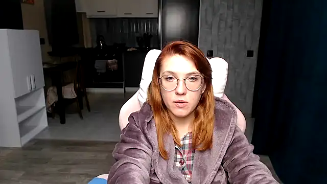 Snapshot of Reginasmilee chatting on 10-06-25, 04:59 Reginasmilee online show from 10-06-25, 04:59