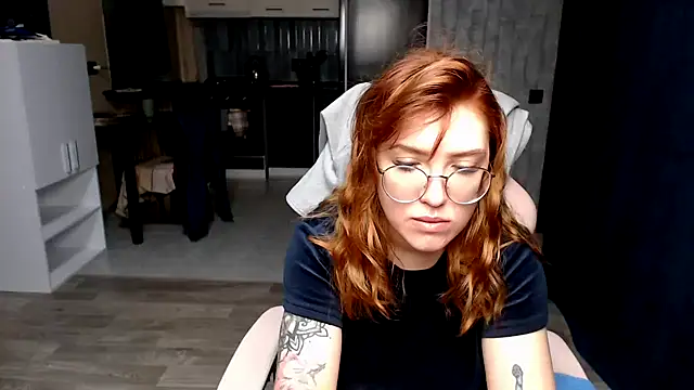 Snapshot of Reginasmilee chatting on 10-10-25, 10:20 Reginasmilee online show from 10-10-25, 10:20