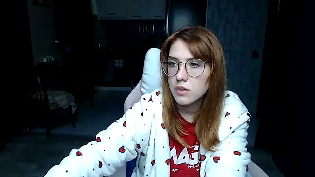 Snapshot of Reginasmilee chatting on 10-24-25, 03:03 Reginasmilee online show from 10-24-25, 03:03