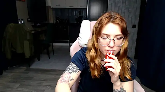 Snapshot of Reginasmilee chatting on 11-05-25, 01:16 Reginasmilee online show from 11-05-25, 01:16