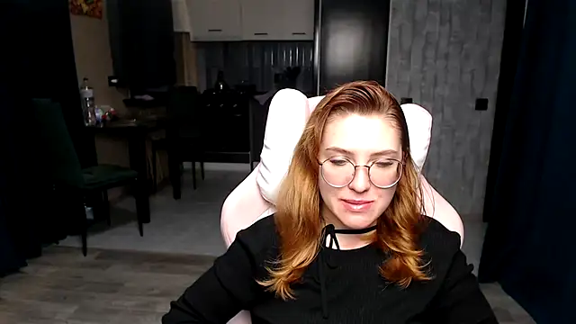 Snapshot of Reginasmilee chatting on 11-06-25, 01:28 Reginasmilee online show from 11-06-25, 01:28