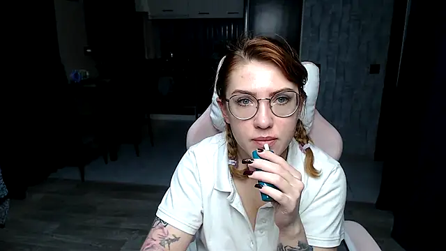 Snapshot of Reginasmilee chatting on 11-11-25, 01:05 Reginasmilee online show from 11-11-25, 01:05