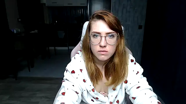 Snapshot of Reginasmilee chatting on 11-21-25, 02:10 Reginasmilee online show from 11-21-25, 02:10