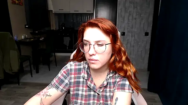 Snapshot of Reginasmilee chatting on 12-05-25, 12:41 Reginasmilee online show from 12-05-25, 12:41