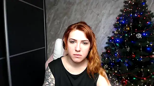 Snapshot of Reginasmilee chatting on 12-17-25, 01:55 Reginasmilee online show from 12-17-25, 01:55