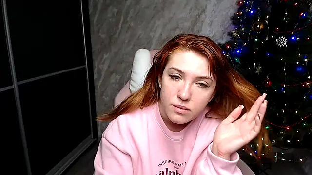 Snapshot of Reginasmilee chatting on 12-18-25, 12:38 Reginasmilee online show from 12-18-25, 12:38