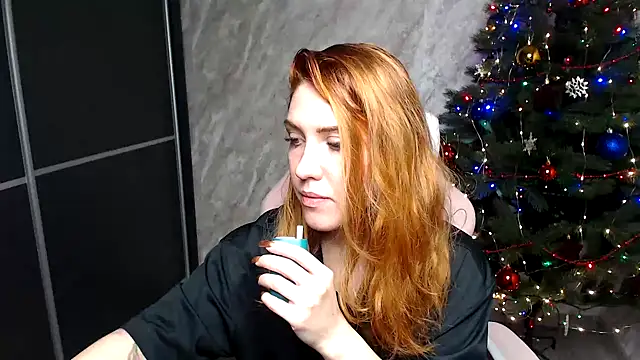 Snapshot of Reginasmilee chatting on 12-19-25, 11:39 Reginasmilee online show from 12-19-25, 11:39