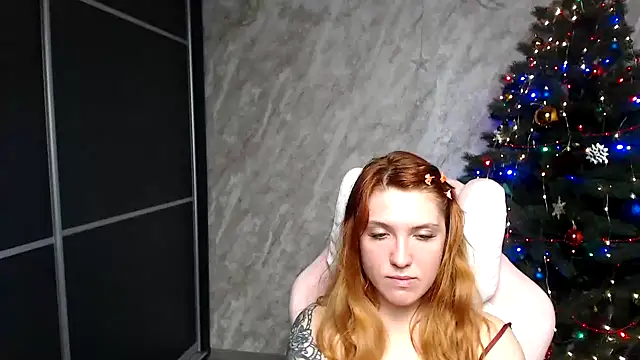 Snapshot of Reginasmilee chatting on 12-21-25, 01:07 Reginasmilee online show from 12-21-25, 01:07