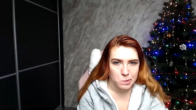 Snapshot of Reginasmilee chatting on 12-22-25, 04:09 Reginasmilee online show from 12-22-25, 04:09