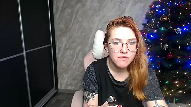 Snapshot of Reginasmilee chatting on 01-06-26, 02:04 Reginasmilee online show from 01-06-26, 02:04