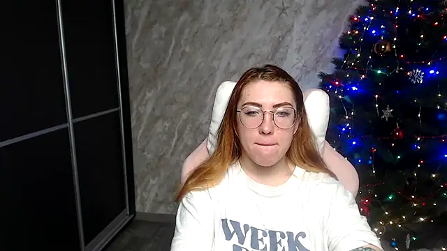 Snapshot of Reginasmilee chatting on 01-09-26, 02:36 Reginasmilee online show from 01-09-26, 02:36