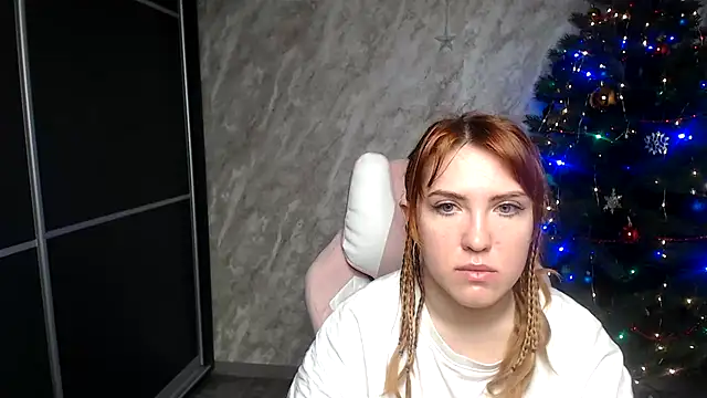 Snapshot of Reginasmilee chatting on 01-10-26, 12:56 Reginasmilee online show from 01-10-26, 12:56