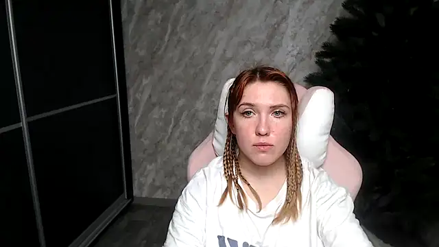 Snapshot of Reginasmilee chatting on 01-10-26, 02:08 Reginasmilee online show from 01-10-26, 02:08