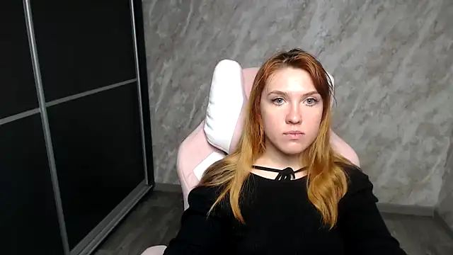 Snapshot of Reginasmilee chatting on 01-15-26, 02:27 Reginasmilee online show from 01-15-26, 02:27