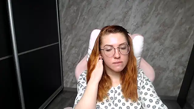 Reginasmilee online show from 02-15-26, 04:42