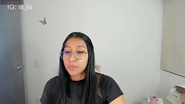 Snapshot of Bella_hart chatting on 07-10-26, 04:28 Bella hart online show from 07-10-26, 04:28