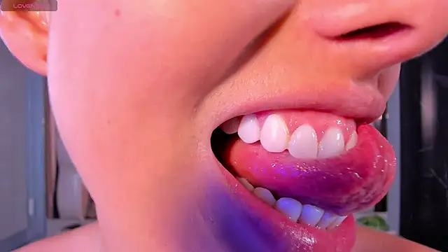 Snapshot of SarahPreston chatting on 02-25-25, 04:00 SarahPreston online show from 02-25-25, 04:00