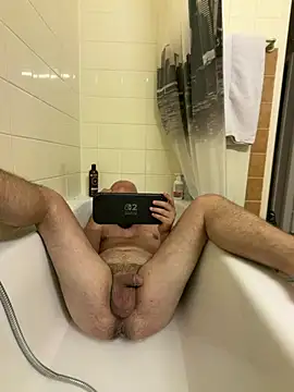 Snapshot of emilio19900 chatting on 06-26-26, 04:22 emilio19900 online show from 06-26-26, 04:22