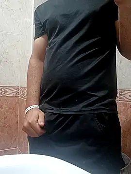 Snapshot of Leohot23 chatting on 07-21-26, 12:13 Leohot23 online show from 07-21-26, 12:13