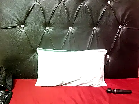 Submissivebitchxxx online show from 06-25-26, 05:17