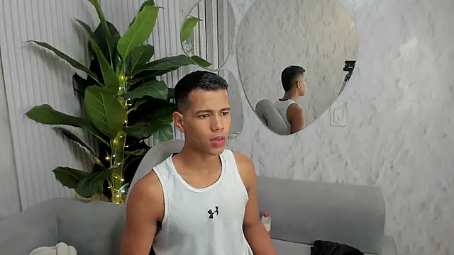 Noah sexhotty online show from 07-04-26, 01:56