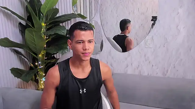 Noah sexhotty online show from 07-05-26, 02:18