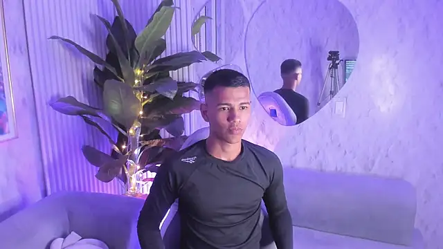 Noah sexhotty online show from 07-19-26, 02:04