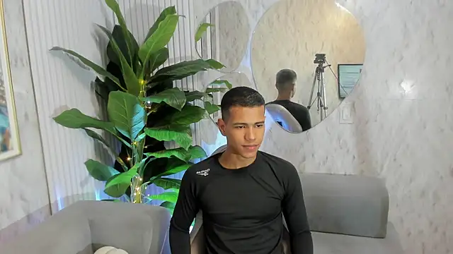 Noah sexhotty online show from 07-23-26, 02:20