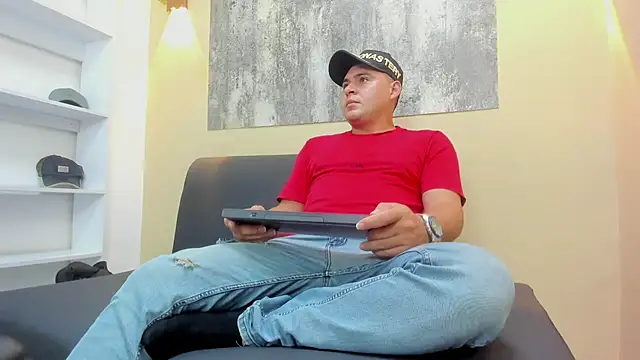 Snapshot of THEO_WOOD3 chatting on 06-30-26, 08:32 THEO WOOD3 online show from 06-30-26, 08:32
