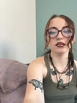 Ellie Whitfield online show from 07-03-26, 02:23