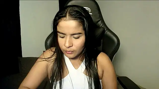 Snapshot of Kiara_Naomi chatting on 07-01-26, 04:36 Kiara Naomi online show from 07-01-26, 04:36
