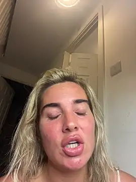 MarnieMilfxox online show from 07-09-26, 09:52