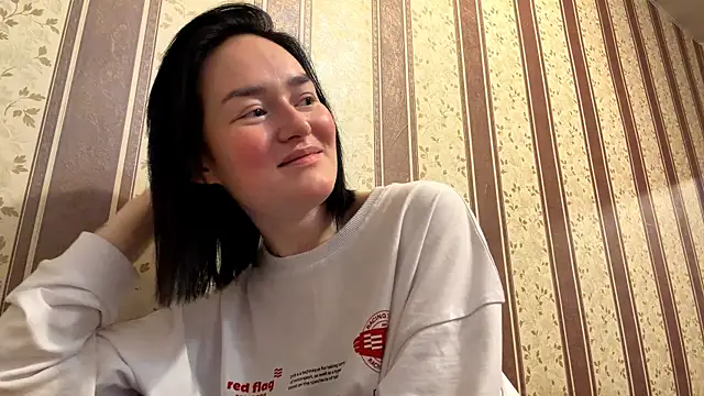 Snapshot of Snowmilly chatting on 07-01-26, 08:19 Snowmilly online show from 07-01-26, 08:19