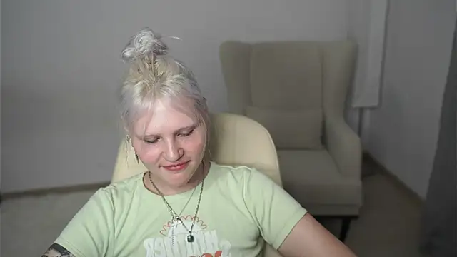 EstherFilteau online show from 07-03-26, 11:49